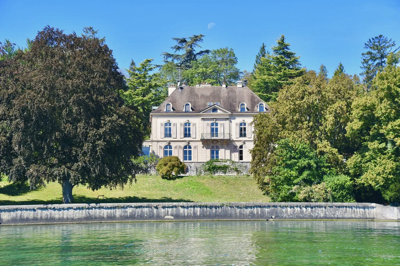 Façade rénovée par RVF Ravalement à L'Isle-Adam