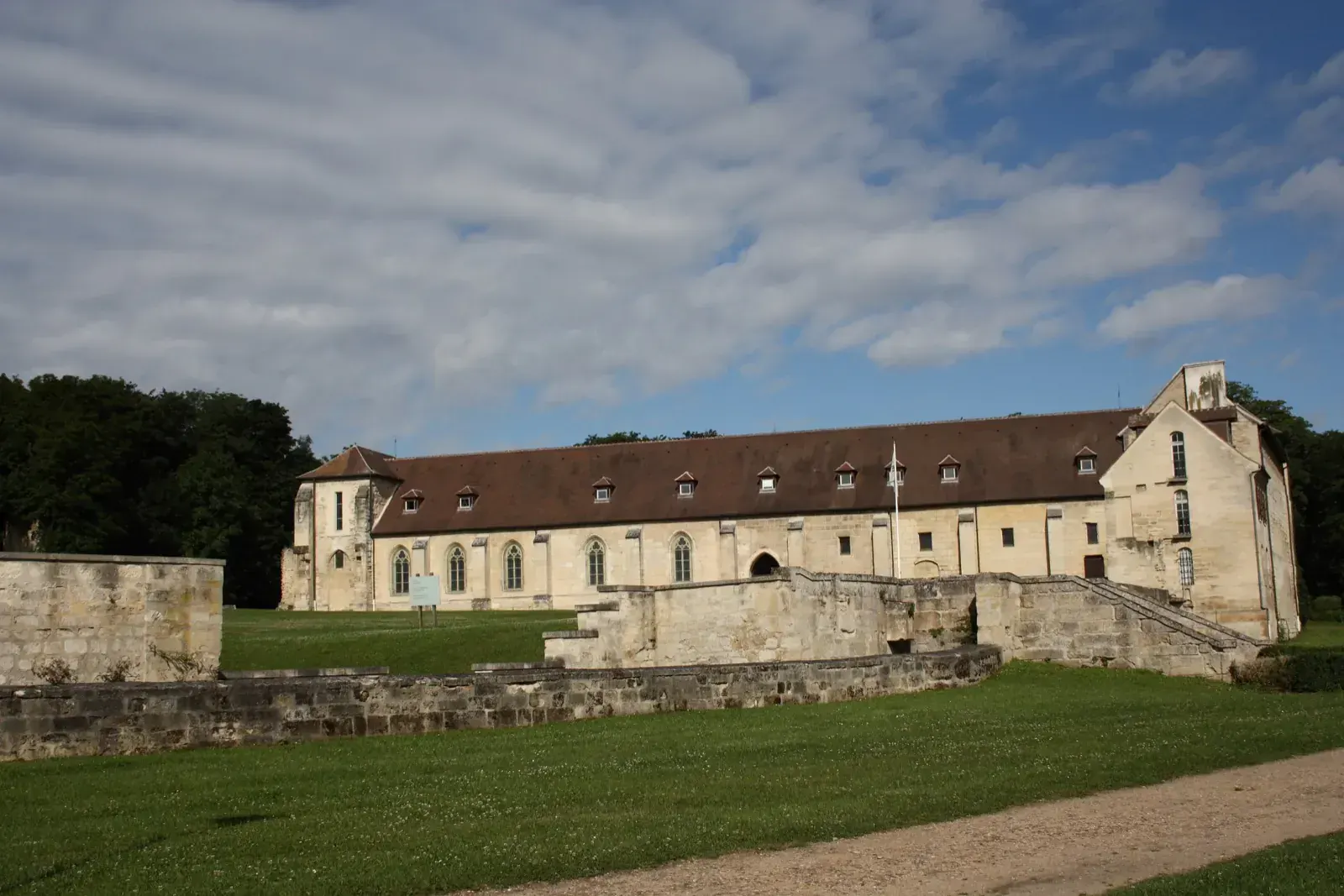Nettoyage de façade Saint-Ouen-l'Aumône — abbaye de Maubuisson